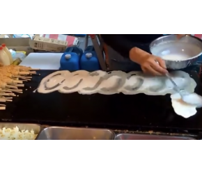 实拍日本街头美味小吃 看完口水都要流了！