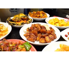 【逛吃宜宾】宵夜的油炸小吃店，几十块能炸一桌，一吃一个咔咔脆