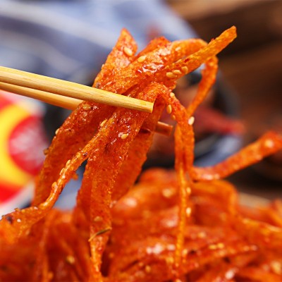 德建辣条68g系列KK星香胞胎麻辣条薄辣片素羊排网红素食面筋辣条