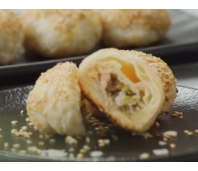 风味菜谱：咬一口酥掉渣！教你做苏州特色美食蟹壳黄
