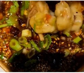 小吃：浇汁土豆泥