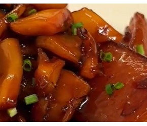 墨鱼干烧肉大家真的要试试，墨鱼干的鲜香融合在五花肉中，太赞了 #在家做美食