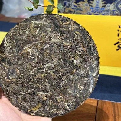 普洱茶饼礼盒装云南普洱茶生茶51克茶叶清廷贡饼宫廷年份陈化生茶