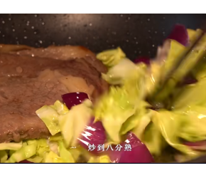 今天给老罗安排一盘《牛排炸酱面》